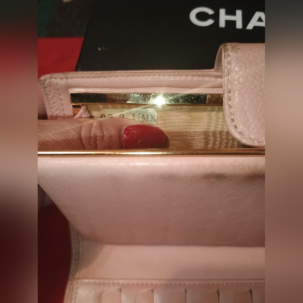 Chanel Vintage Caviar Leather Wallet EUC - Picture 8 of 16